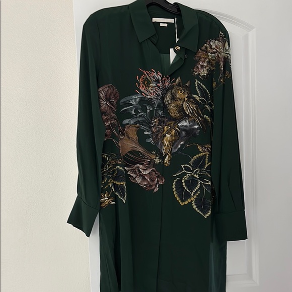 Elegant Green Dress with Floral Design - Picture 1 of 4
